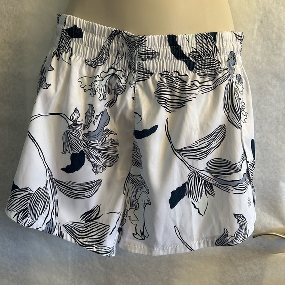 Athleta floral print athletic run shorts Sz-S. C1 - Picture 2 of 10